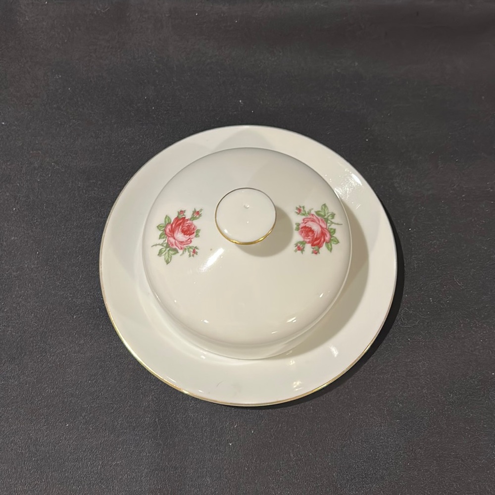 Vintage East German Kahla porcelain covered butter dish… button top